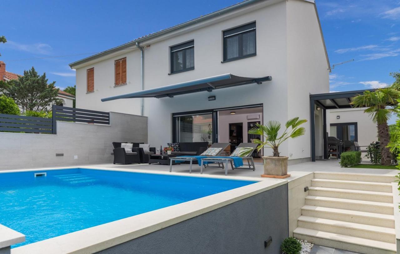 Villa Mondo Adria Njivice Exterior photo